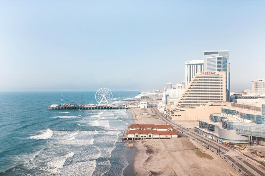 Astonishing Ocean Front Condo Cozysuites At Showboat Atlantic City Bagian luar foto